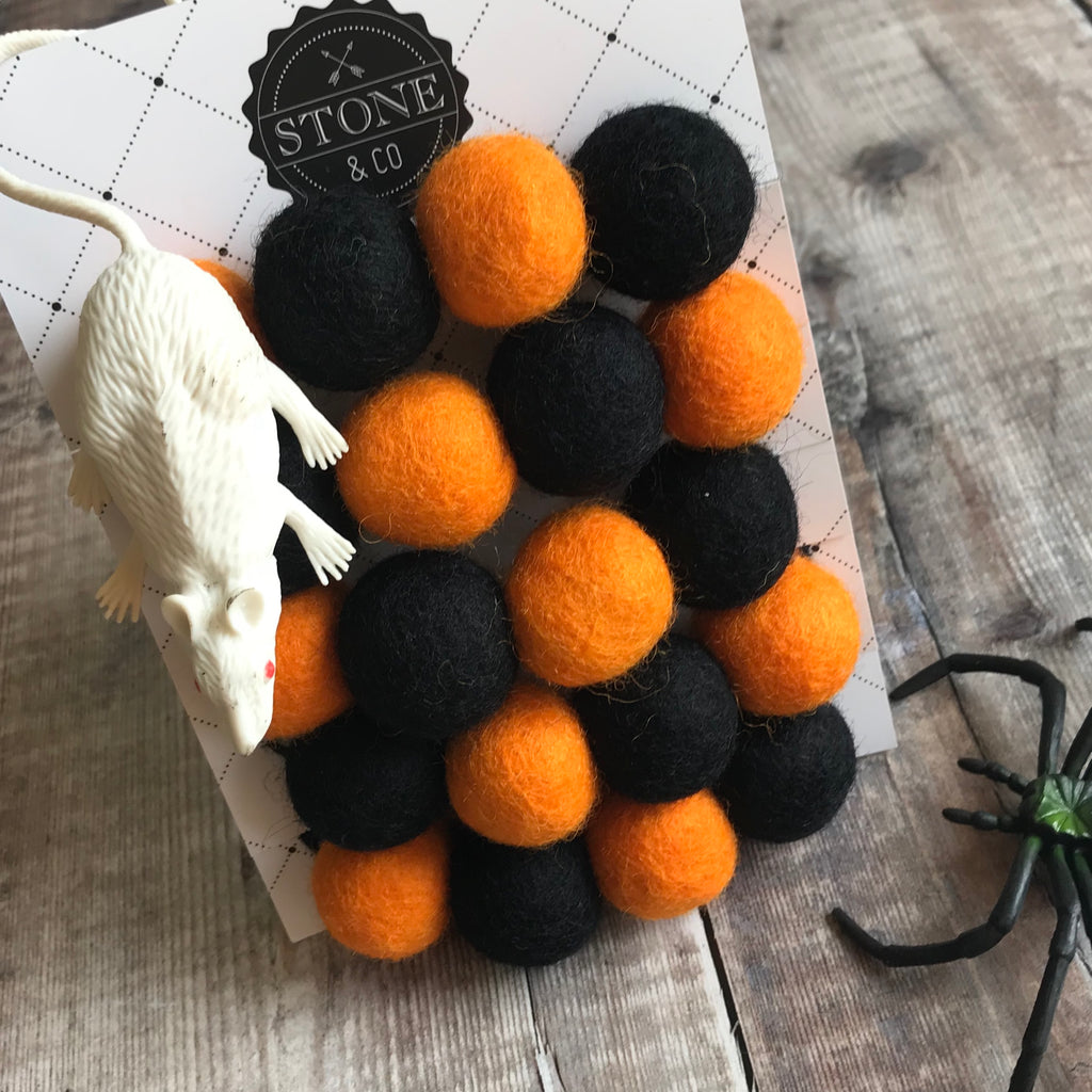 Stone and Co Felt Ball Pom Halloween Garland in Orange and Black - stoneandcoshop