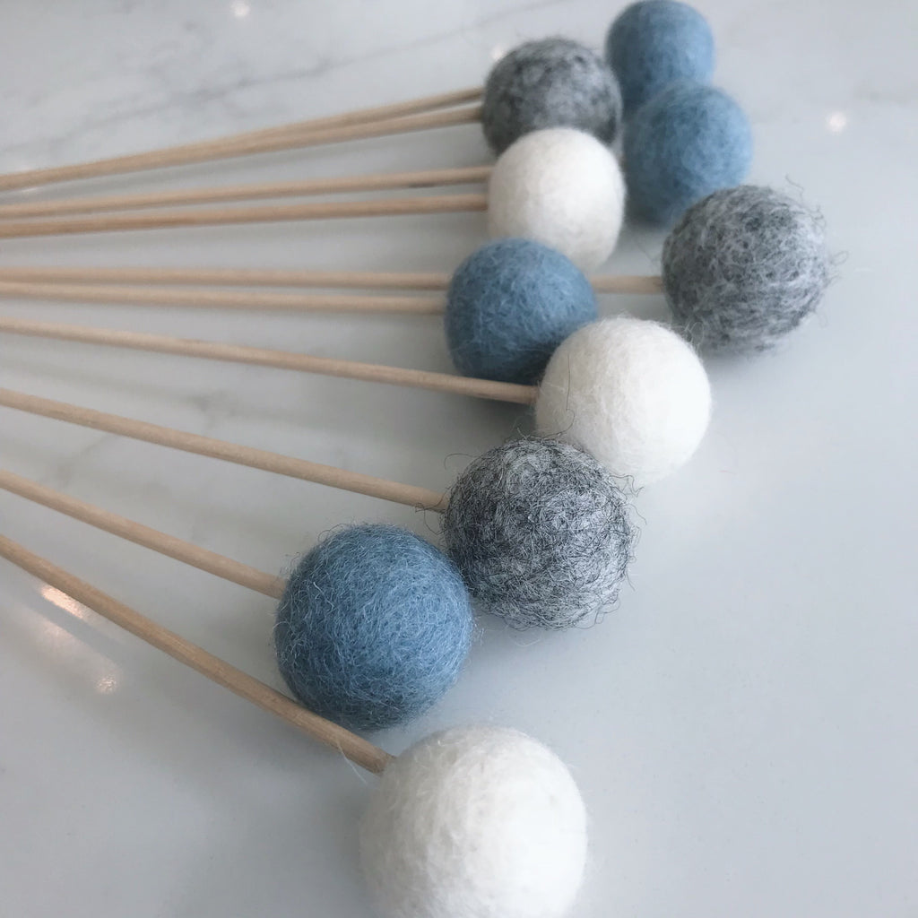 Felt Ball Flowers in Dusty Blue, Natural Grey and Natural White - stoneandcoshop